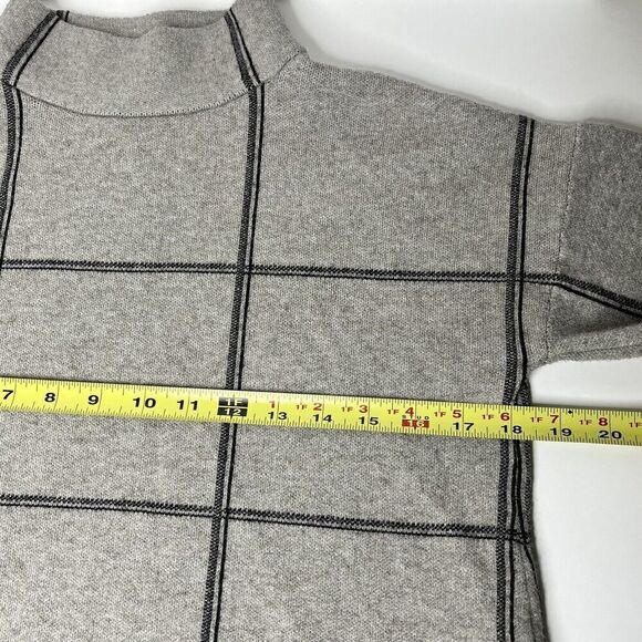 Tahari Sweater Pullover 3/4 Sleeve Gray Windowpanel Plaid Mock Neck Size S - Picture 8 of 11